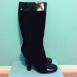 NWOT. TAHARI Boots
